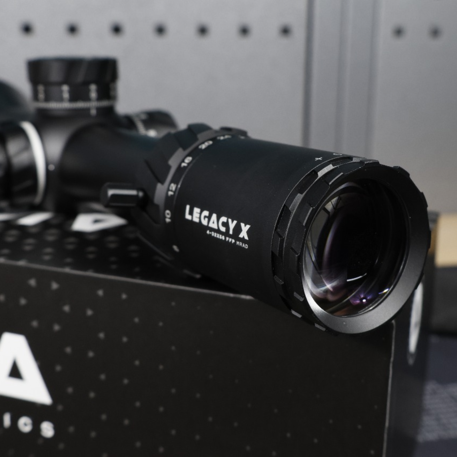 Akra Legacy X 4-32x56 FFP MRAD